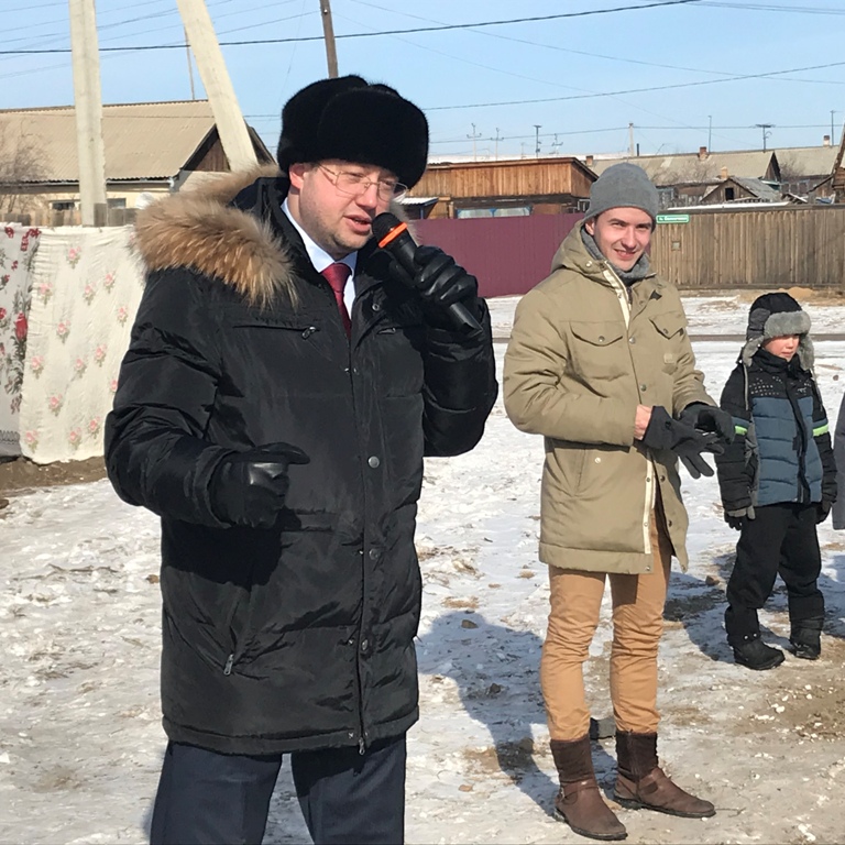 Депутат Катушев и жители Черновского района, провожая зиму, сделали массовое селфи