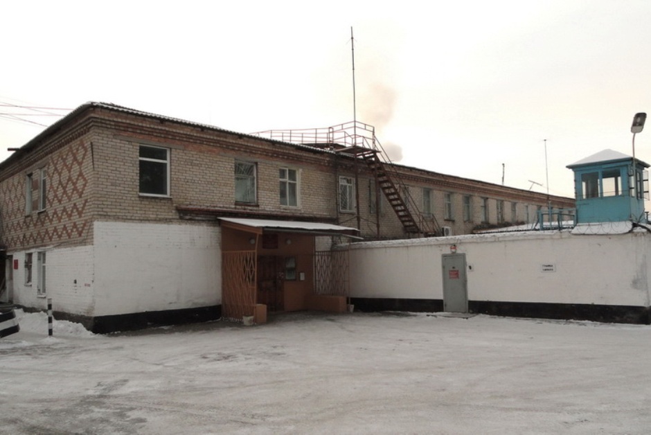 ЧП в «пятёрке»: взгляды по разные стороны решётки