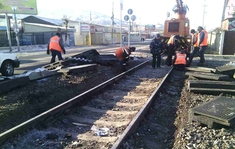 Очевидец: На железнодорожном переезде по ул. Лазо идут ремонтные работы