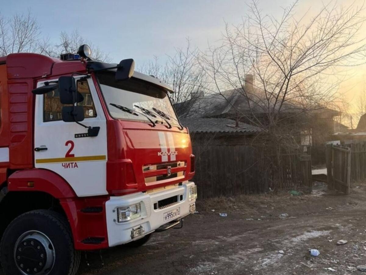 Жилой дом загорелся в Чите