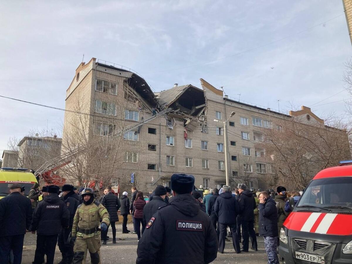 Власти планируют в течение недели расселить жильцов разрушенного дома в Чите