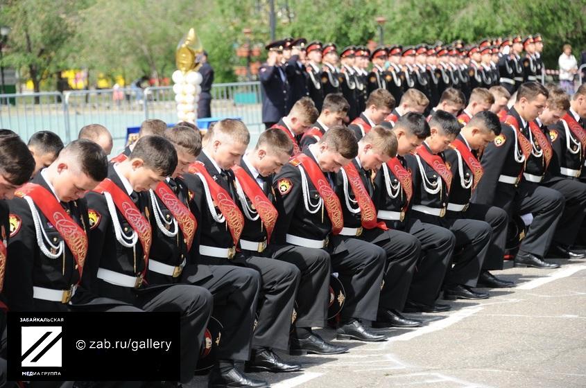 Читинское суворовское военное. Читинское СВУ. Суворовское училище Чита. Форма Суворовского училища Чита. Суворовское училище Чита МВД.