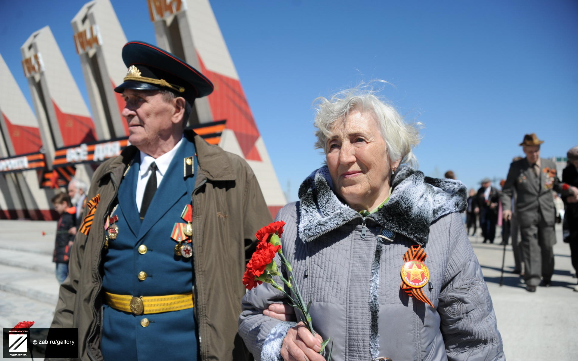 Мероприятия в чите на 9 мая. Качественные фото к 9 мая 3 х народов России Украины Беларуси.