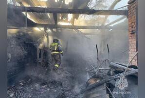 Пожар двух гаражей произошел в Чите