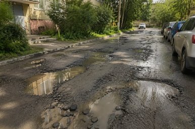 Перекопали и ушли: прокуратура заставляет ТГК-14 восстановить двор в Чите