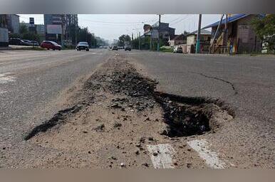 Читинцы жалуются на разбитую дорогу Кочеткова-Курнатовского