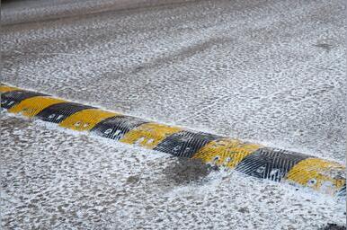 Лежачих полицейских установили на проспекте Жукова