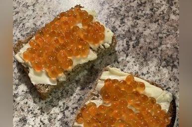 Россельхознадзор дал рекомендации по выбору красной икры перед Новым годом