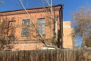 История и разруха: символы прошлого среди аварийного жилья