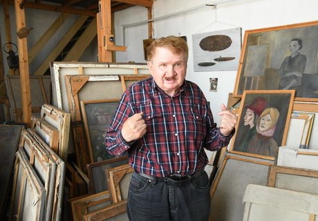 Дожди затопили мастерскую заслуженного художника