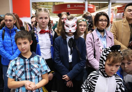 Шоу "Cosplay Party" в ТРЦ "Макси"