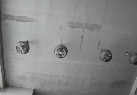 Дожди затопили мастерскую заслуженного художника