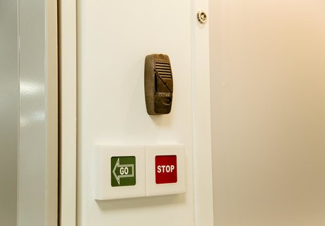 «Х-Скан» и кинологи – как проверяют туристов в аэропорту Читы