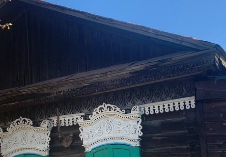 История и разруха: символы прошлого среди аварийного жилья