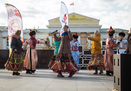 Весело и ветрено: Празднуем День народного единства