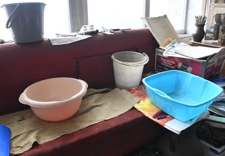 Дожди затопили мастерскую заслуженного художника