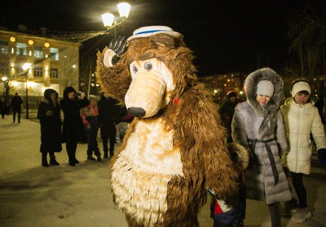 Площадь, гори! Новогоднюю иллюминацию открыли на пл. Декабристов в Чите