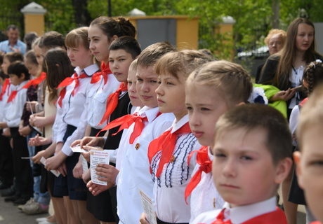 Школьники вступили в пионеры
