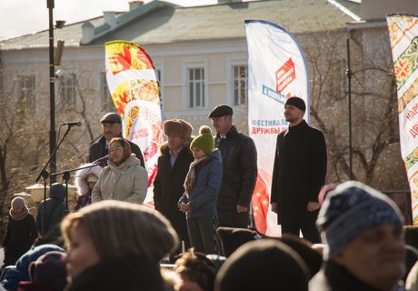 Весело и ветрено: Празднуем День народного единства
