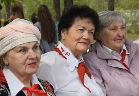 Школьники вступили в пионеры