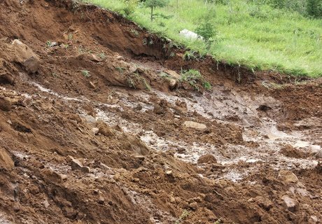 Обвал дороги на Высокогорье в Чите