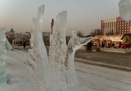 Хрупкая красота - ледовый городок открыли на площади Читы