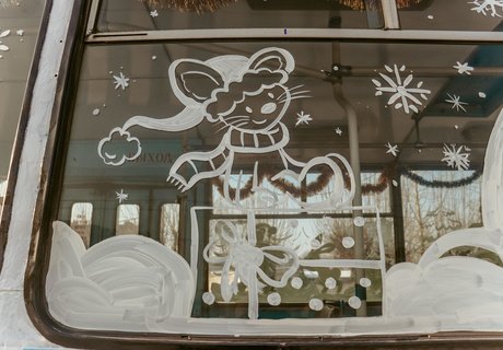 Как выглядит новогодний троллейбус, выехавший на улицы Читы – фоторепортаж ZAB.RU