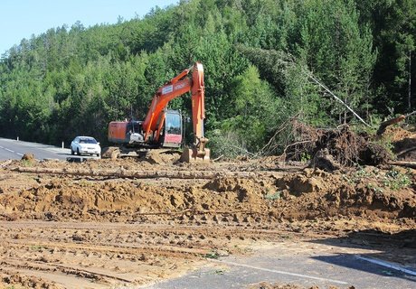 Обрушившийся на дорогу под Читой сель