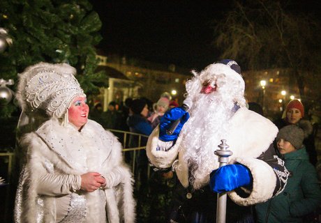 Площадь, гори! Новогоднюю иллюминацию открыли на пл. Декабристов в Чите