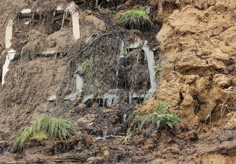 Обвал дороги на Высокогорье в Чите