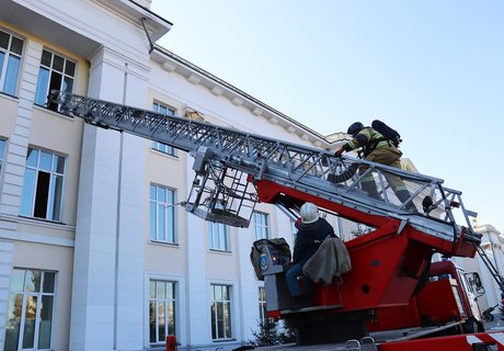 Масштабные пожарно-тактические учения в штабе армии в Чите