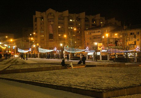 Площадь, гори! Новогоднюю иллюминацию открыли на пл. Декабристов в Чите