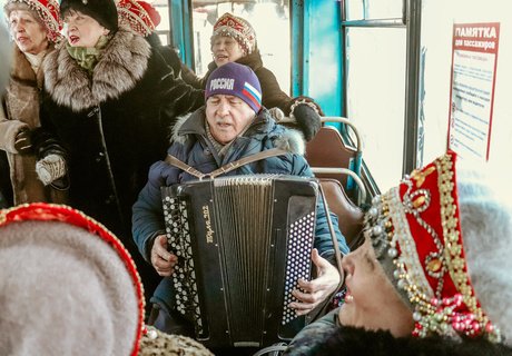 Как выглядит новогодний троллейбус, выехавший на улицы Читы – фоторепортаж ZAB.RU