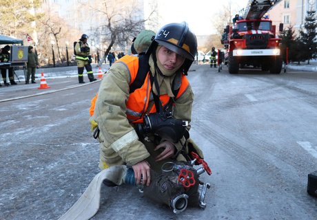 Масштабные пожарно-тактические учения в штабе армии в Чите
