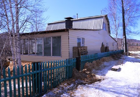 Освободившийся ото льда дачный «Авиатор»