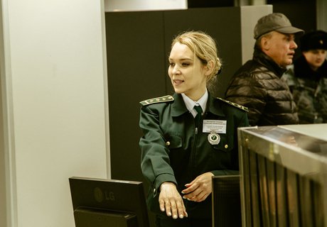 «Х-Скан» и кинологи – как проверяют туристов в аэропорту Читы