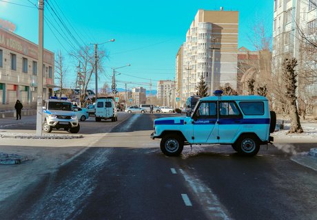 Возможно, бомба. В центре Читы оцепили дом – фото ZAB.RU