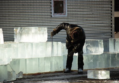 Как готовят к Новому году главную площадь Читы