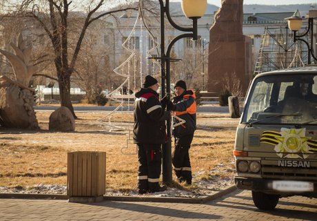 Как готовят к Новому году главную площадь Читы