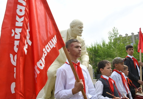 Школьники вступили в пионеры