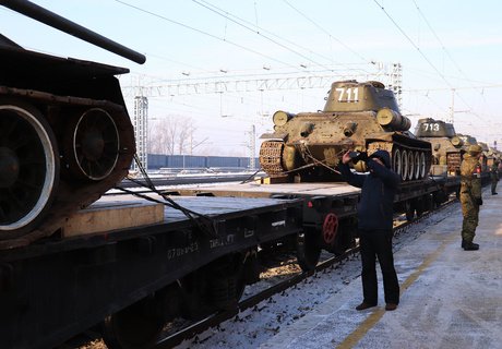 Встреча лаосских Т-34 в Чите