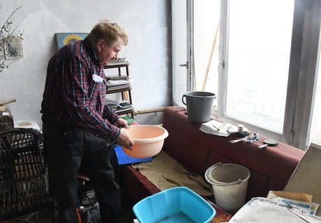 Дожди затопили мастерскую заслуженного художника