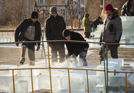 Как готовят к Новому году главную площадь Читы