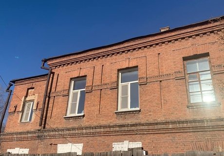 История и разруха: символы прошлого среди аварийного жилья