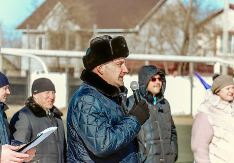 Турнир по хоккею с мячом стартовал в Чите - фоторепортаж ZAB.RU