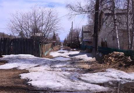 Освободившийся ото льда дачный «Авиатор»