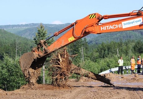 Обрушившийся на дорогу под Читой сель