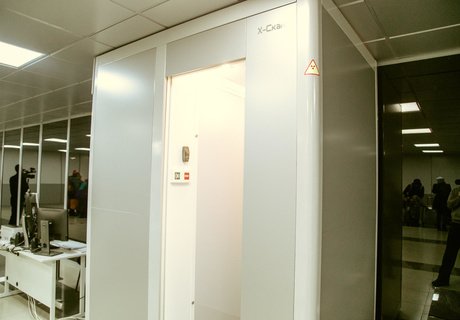 «Х-Скан» и кинологи – как проверяют туристов в аэропорту Читы