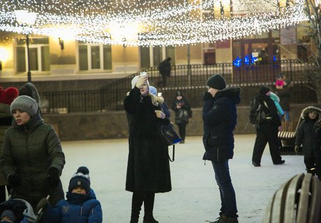 Площадь, гори! Новогоднюю иллюминацию открыли на пл. Декабристов в Чите