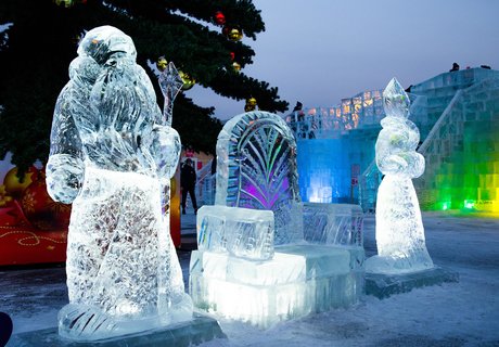 Ледовый городок открыли на площади Ленина в Чите – людям вручили «золотой ключик»